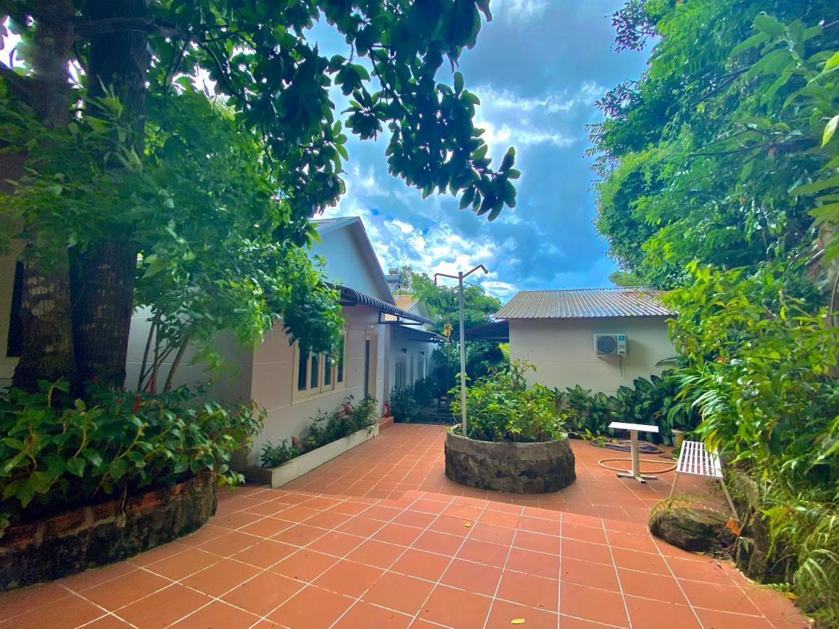 Ngoc Hanh Bungalow Phu Quoc Hotel Exterior photo